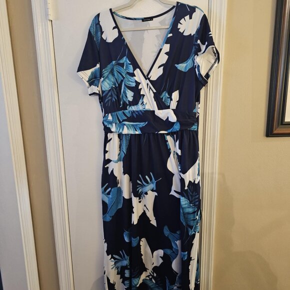 XL Maxi Dress for Women Wrap V Neck Short Sleeve Empire Pleated Waist -Pre-Loved - Picture 4 of 4